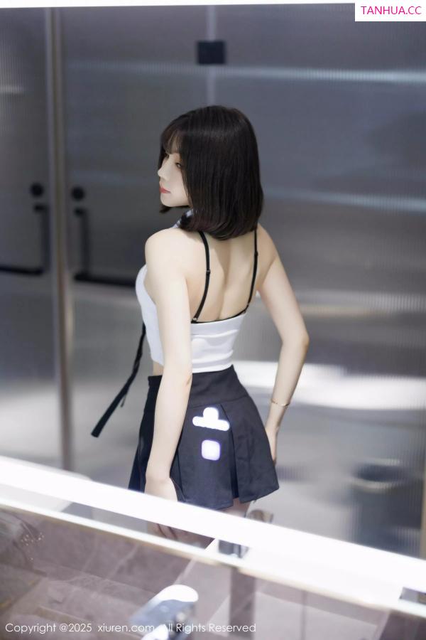 陈芝 芝芝Booty [XiuRen]高清写真图 2025.03.20 No.10048 徐莉芝Booty 婀娜妩媚第3张图片